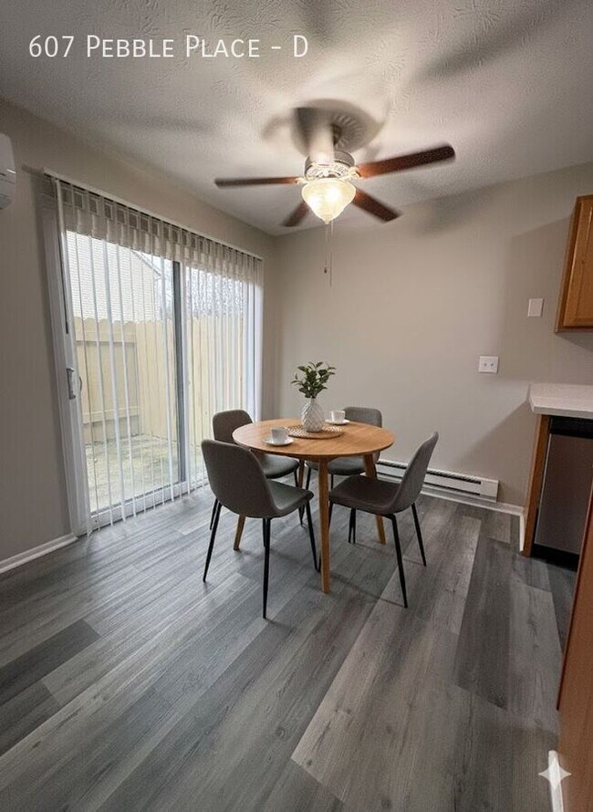 Building Photo - 607 Pebble Pl Dr