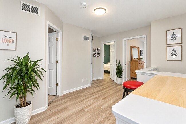Building Photo - 1288 W Black Wolf Rd