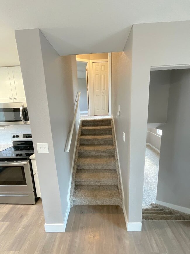 Building Photo - 3 Bedroom Home Available Near S Academy Bl...