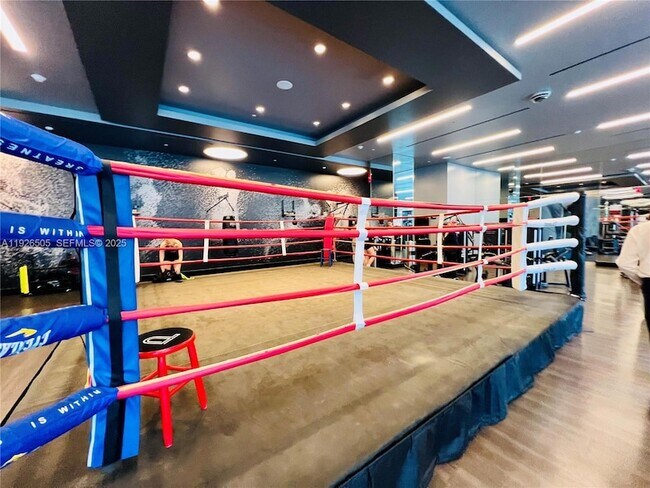 Building Photo - 851 NE 1st Ave