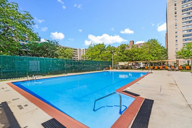 Building Photo - 201 St Pauls Ave