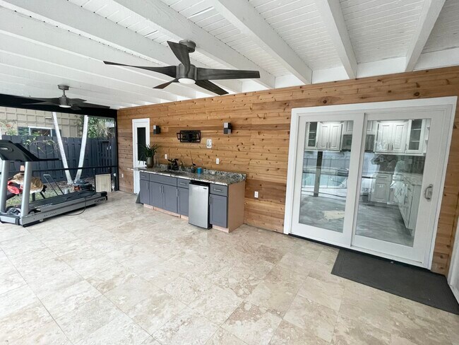 Building Photo - 382 NW 35th Ln