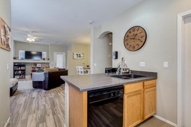 Building Photo - 3 bedroom in Mesa AZ 85209
