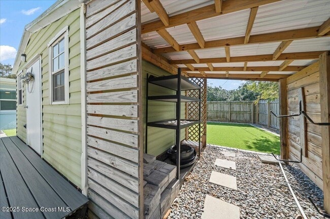 Building Photo - 711 Unity Dr