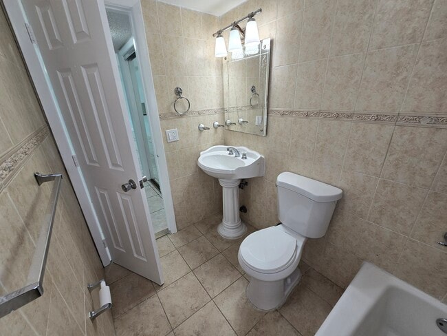 Building Photo - 120 ROYAL PALM Rd