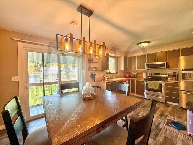 Building Photo - Beautiful South Hill Home