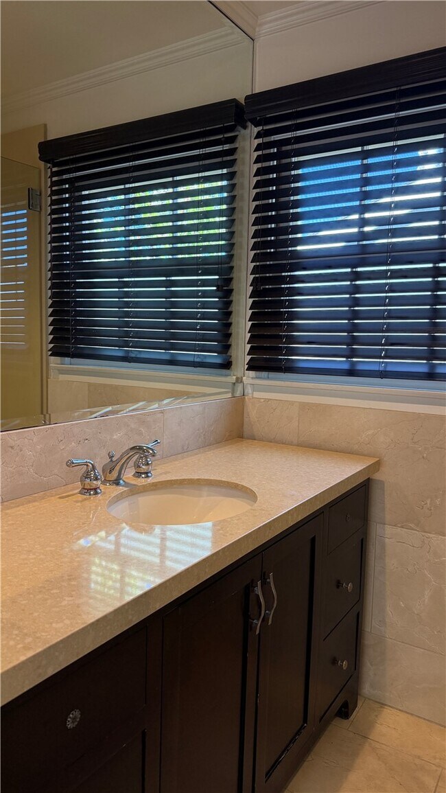 Building Photo - 30 Beacon Bay