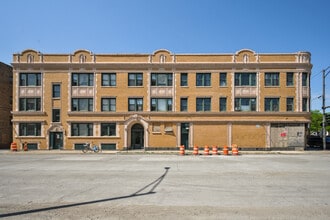 Building Photo - 1210 W 83rd St