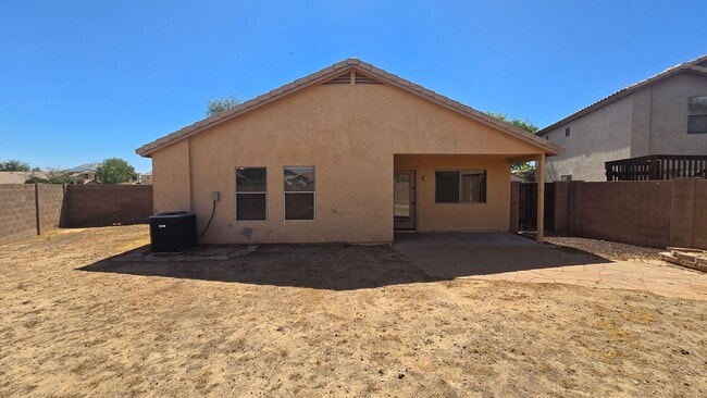 Building Photo - Great price for this Goodyear neighborhood!