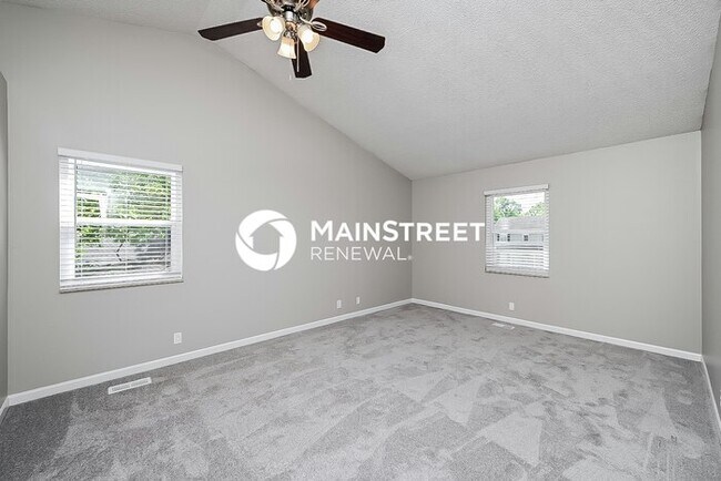 Building Photo - 4 Bedroom Pet-Friendly Home in Nashville, TN with Main Street Renewal