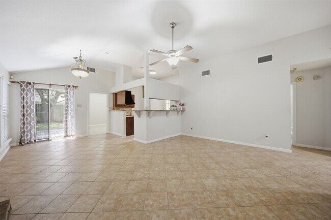 Building Photo - 7518 Alcomita Dr