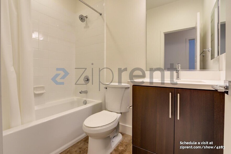 Building Photo - 2448 Aperture Cir