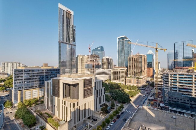 Building Photo - 360 Nueces St
