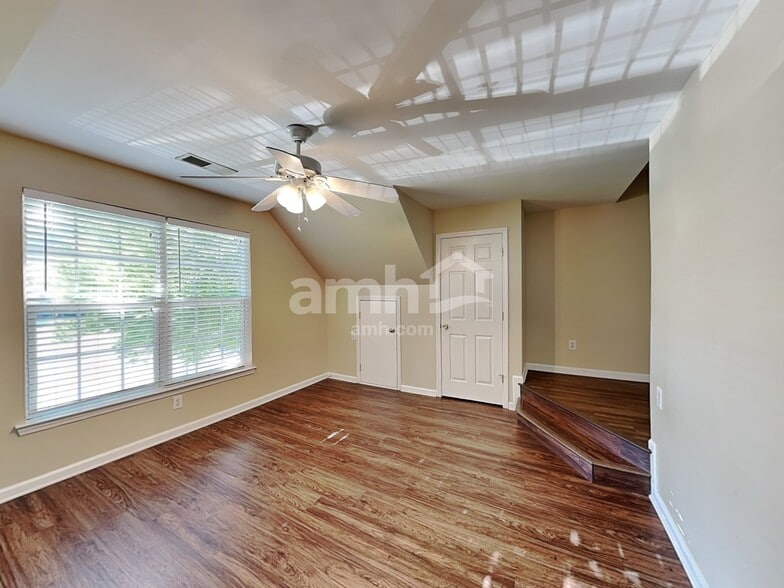 Building Photo - 8207 Abbottsgate Ln