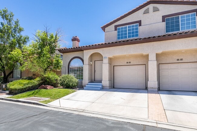 Building Photo - Amazing !! 2 Bedroom 2.5 Bathroom Townhous...