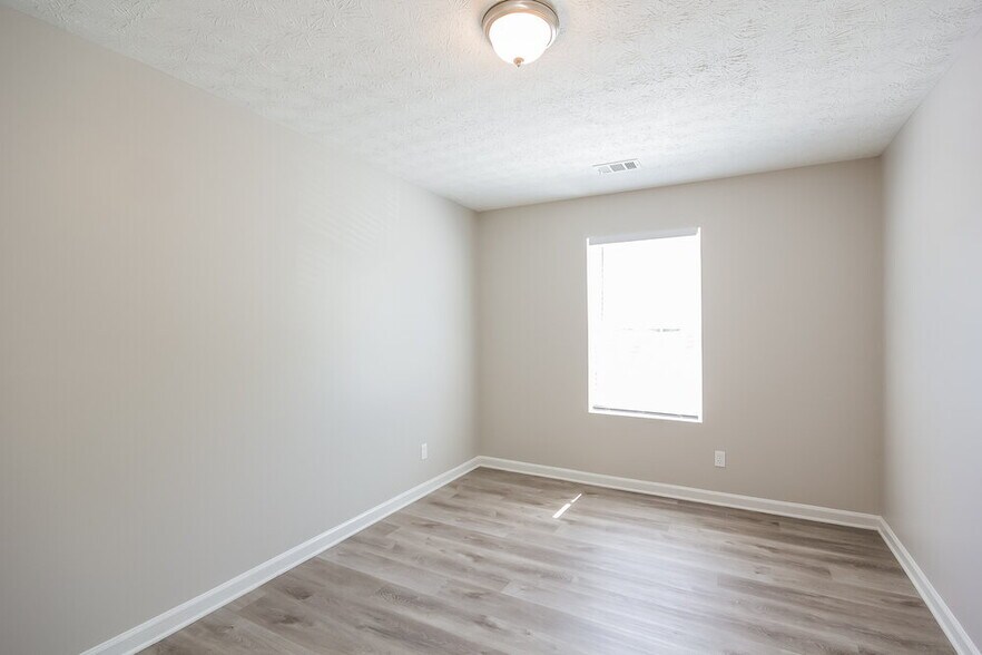 Building Photo - 3054 Aberdeen Way