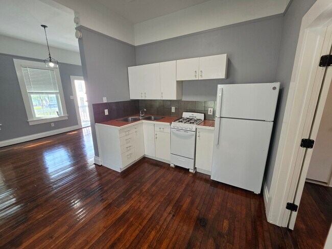Building Photo - 3716 Avenue O