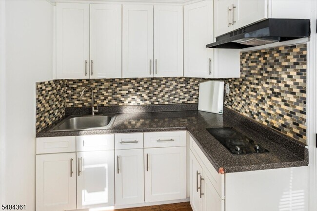 Building Photo - 29 William St