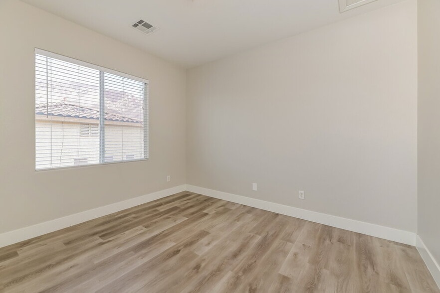 Building Photo - 6551 E Alma White St