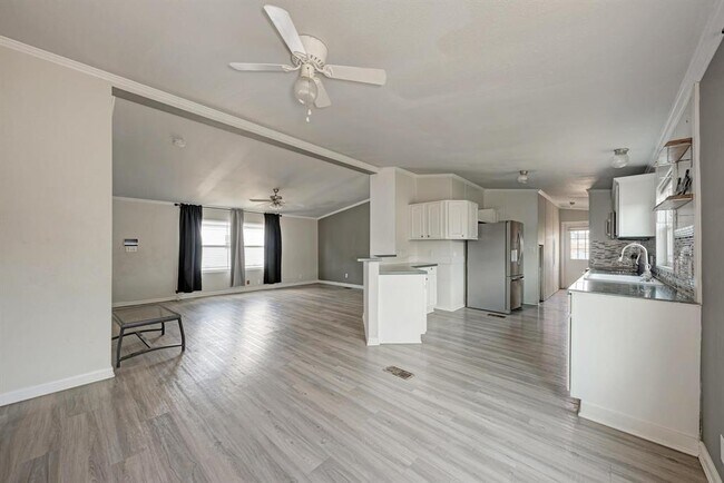 Building Photo - 120 Silver Peak Dr