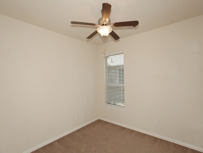 Building Photo - 15 Sawbridge Cir