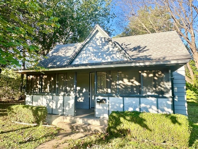 Primary Photo - Adorable 2 Bed/ 1 Bath Home in Republic, MO!