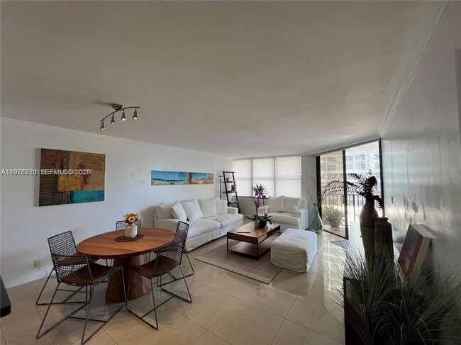 Building Photo - 1865 Brickell Ave