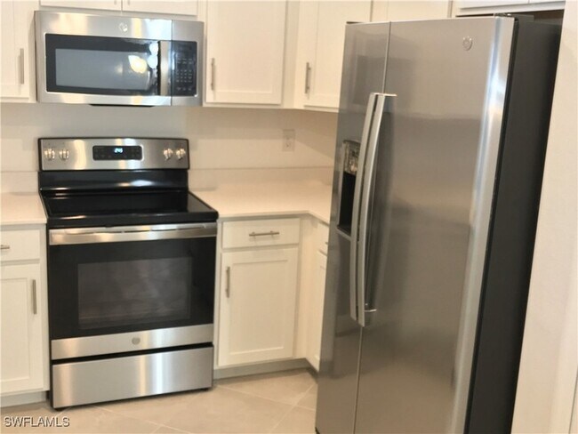 Building Photo - 2016 Vermont Ln