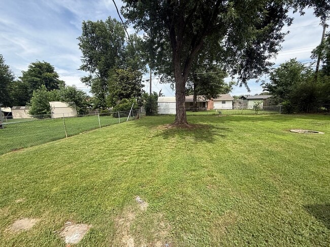 Building Photo - Broken Arrow Fully Remodeled Dream Home 3 Bedroom