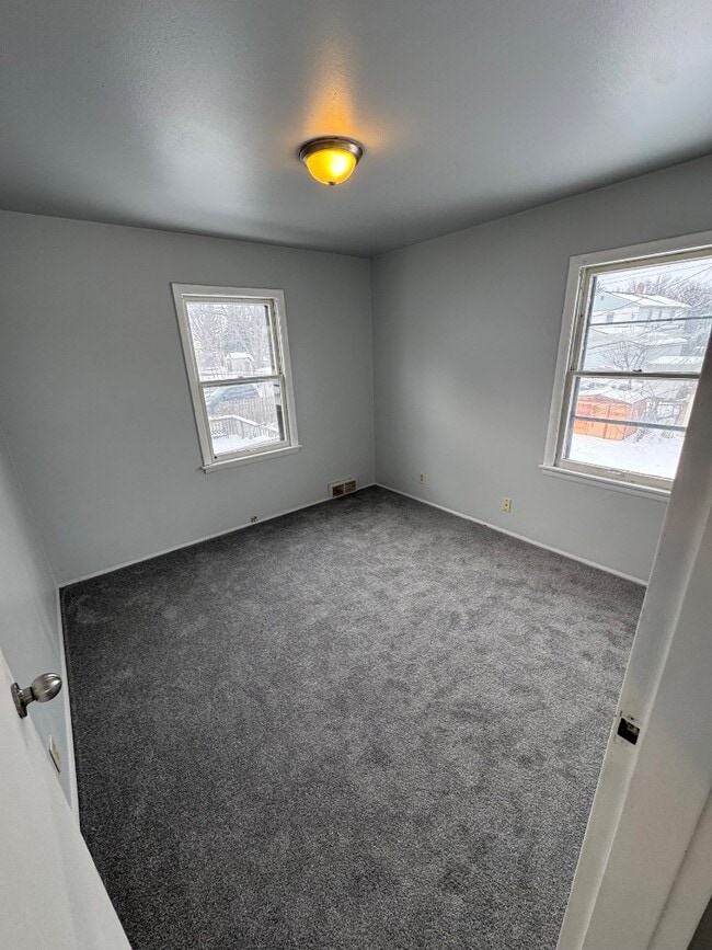 Building Photo - 4608 W Howard Ave