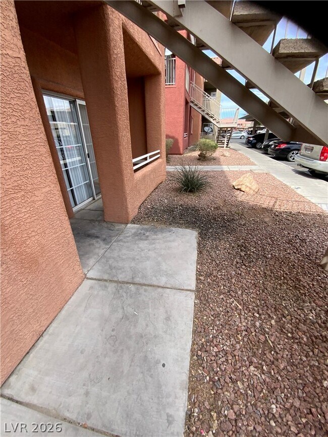 Building Photo - 4730 E Craig Rd