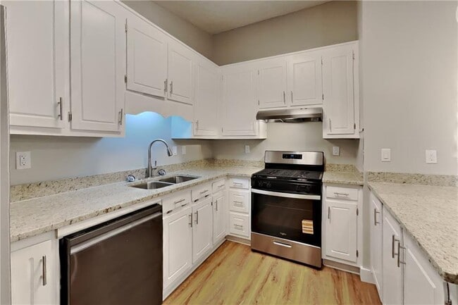 Building Photo - 3753 Memorial Pkwy NW