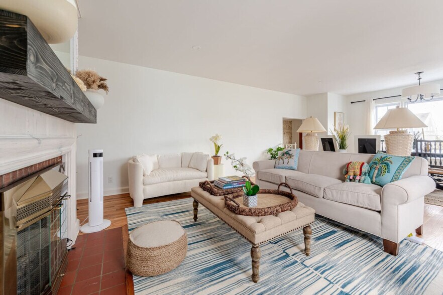 Building Photo - 40 Clark Pl