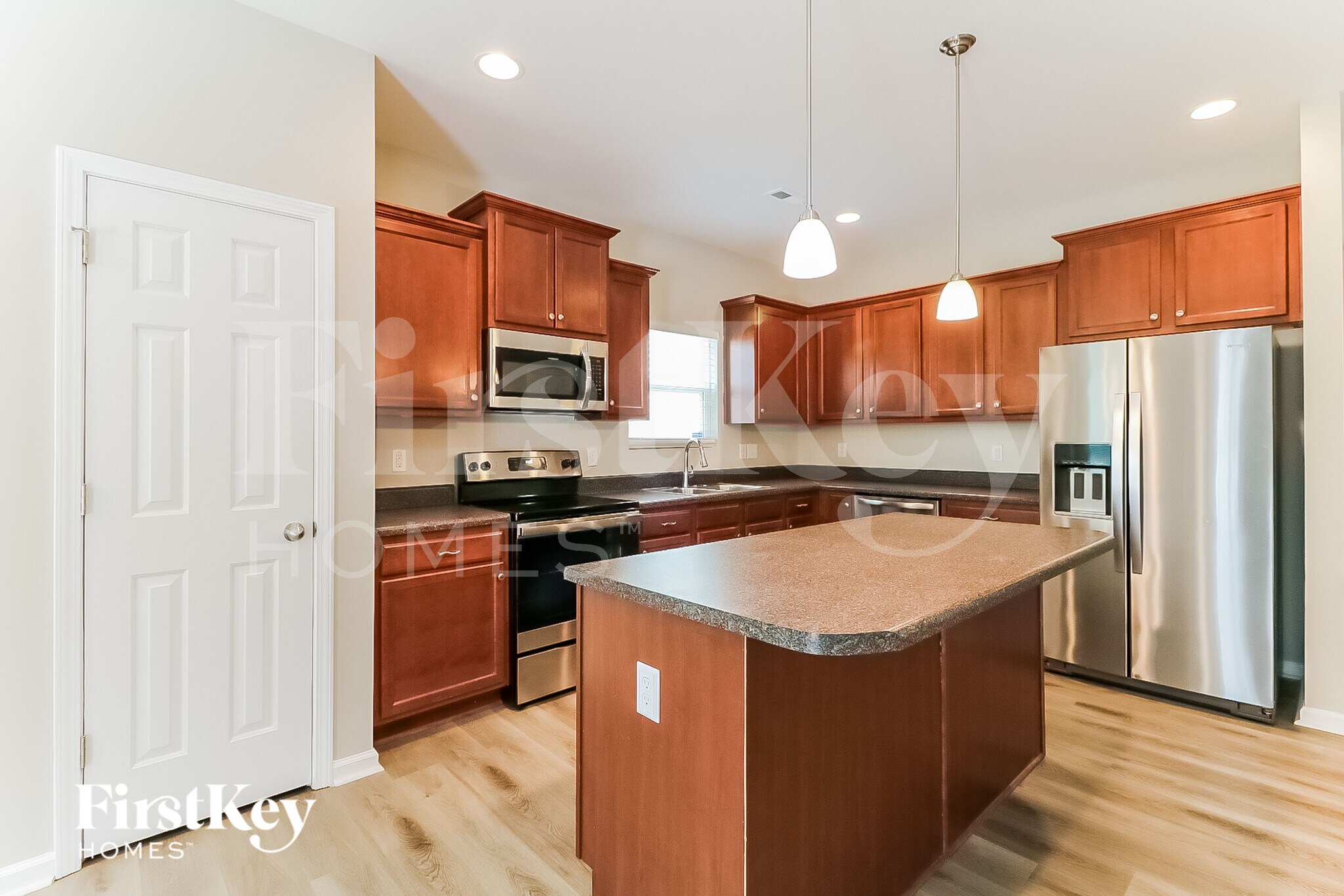 Building Photo - 6328 Bunker Hill Dr