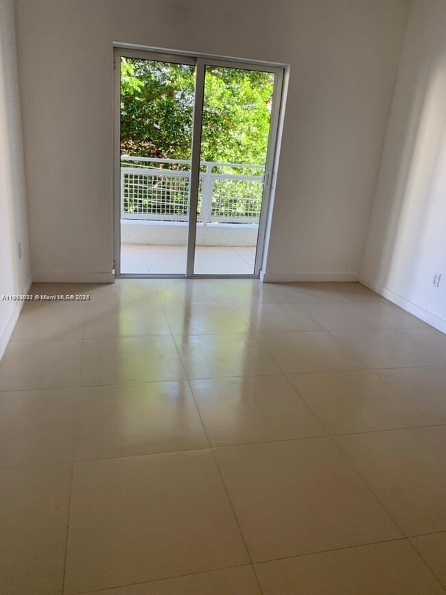 Building Photo - 471 NE 25th St