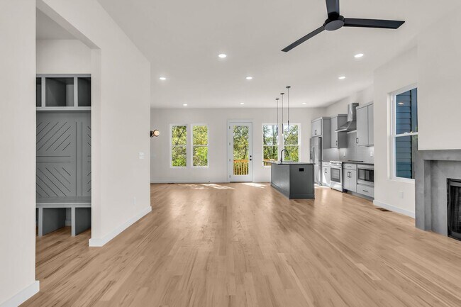 Building Photo - Amazing New Construction in North Nashville!