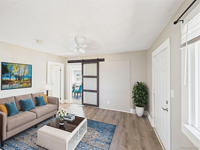 Building Photo - 404 S Race St