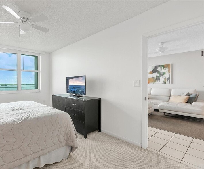 Building Photo - 800 Claughton Island Dr
