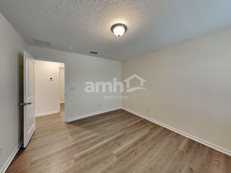 Building Photo - 173 Edge Park Trl