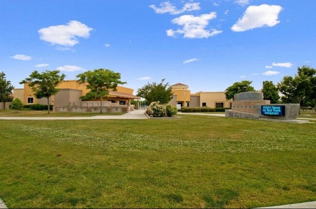 Building Photo - Harlan Ranch Community Home for lease