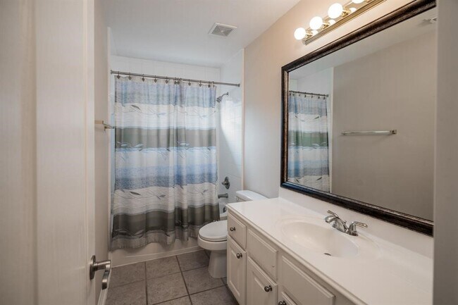 Building Photo - 6010 Serrano Terrace Ln