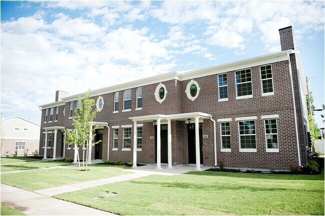 Primary Photo - 422 W 200 N