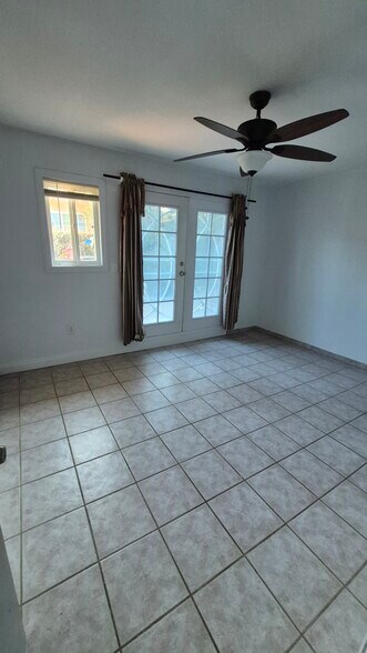 Building Photo - 15131 Oro Grande St