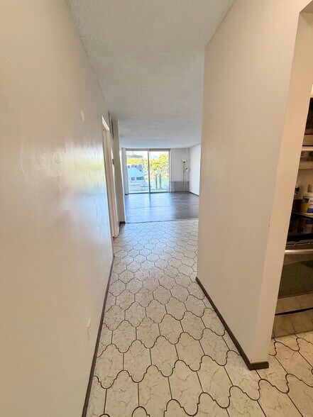 Building Photo - 1777 SE 15th St