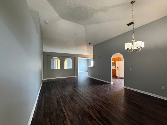 Building Photo - 7327 High Bluff Rd N