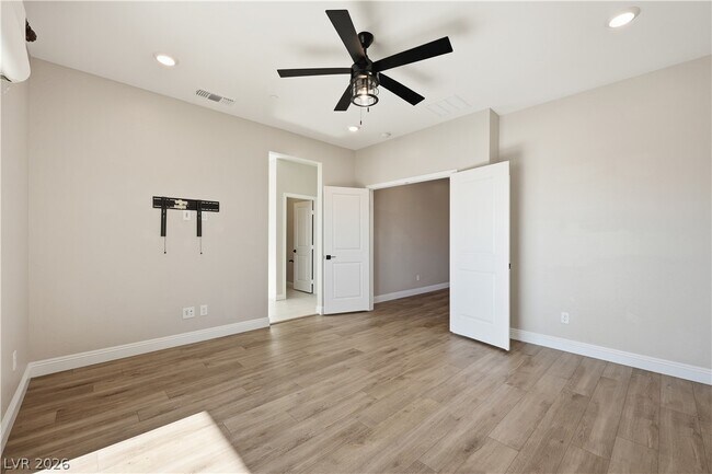 Building Photo - 402 Purple Sandpiper St