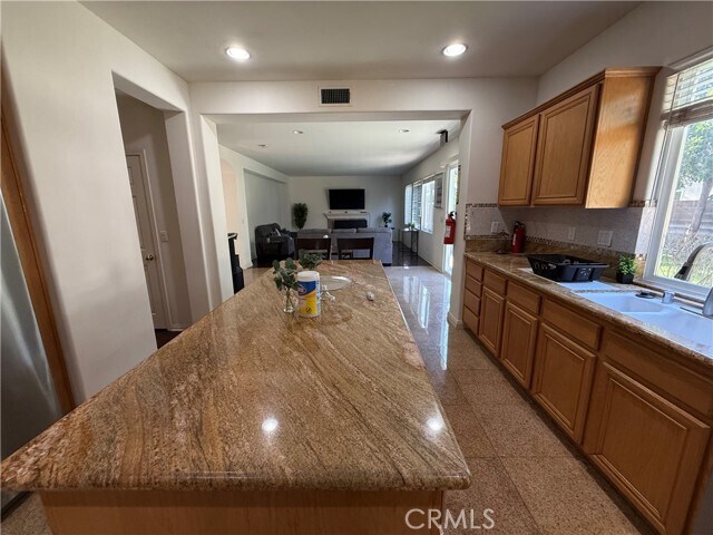 Building Photo - 3 Hollinwood