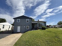 Building Photo - 3BR Home + Separate 1BR In Law Apartment | Private Entrance | 2 Kitchens | 2 W/D | Yard + Driveway