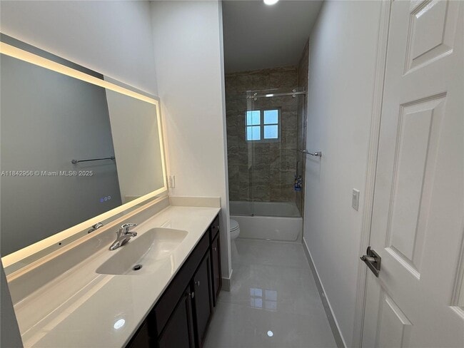 Building Photo - 8132 SW 17th Ct