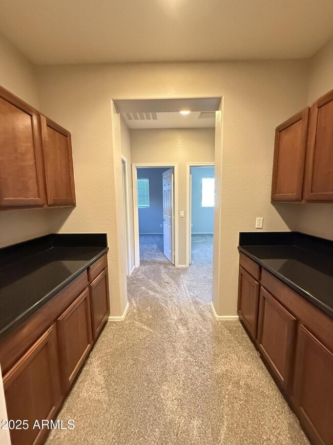 Building Photo - 5355 W Chisum Trail